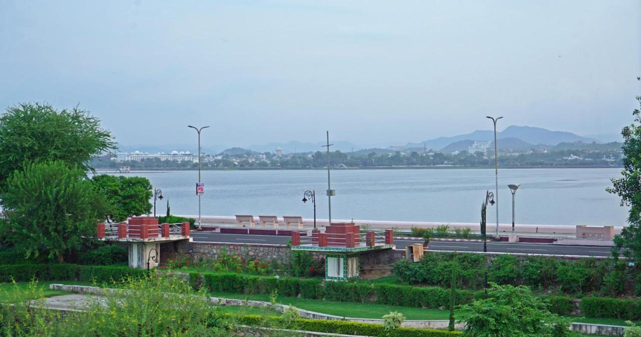 Amour By The Lake Udaipur Exterior foto